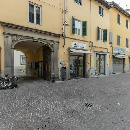 - Piazza Dell'anfiteatro Central Apartment!