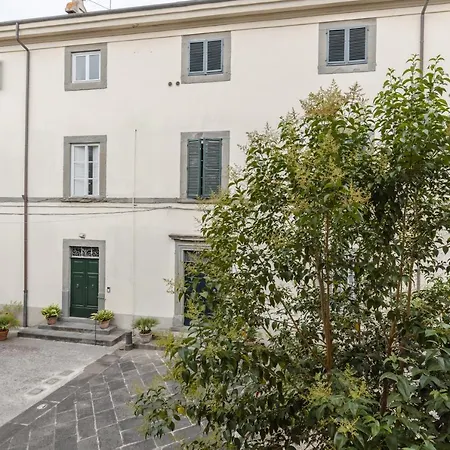 - Piazza Dell'anfiteatro Central Apartment!
